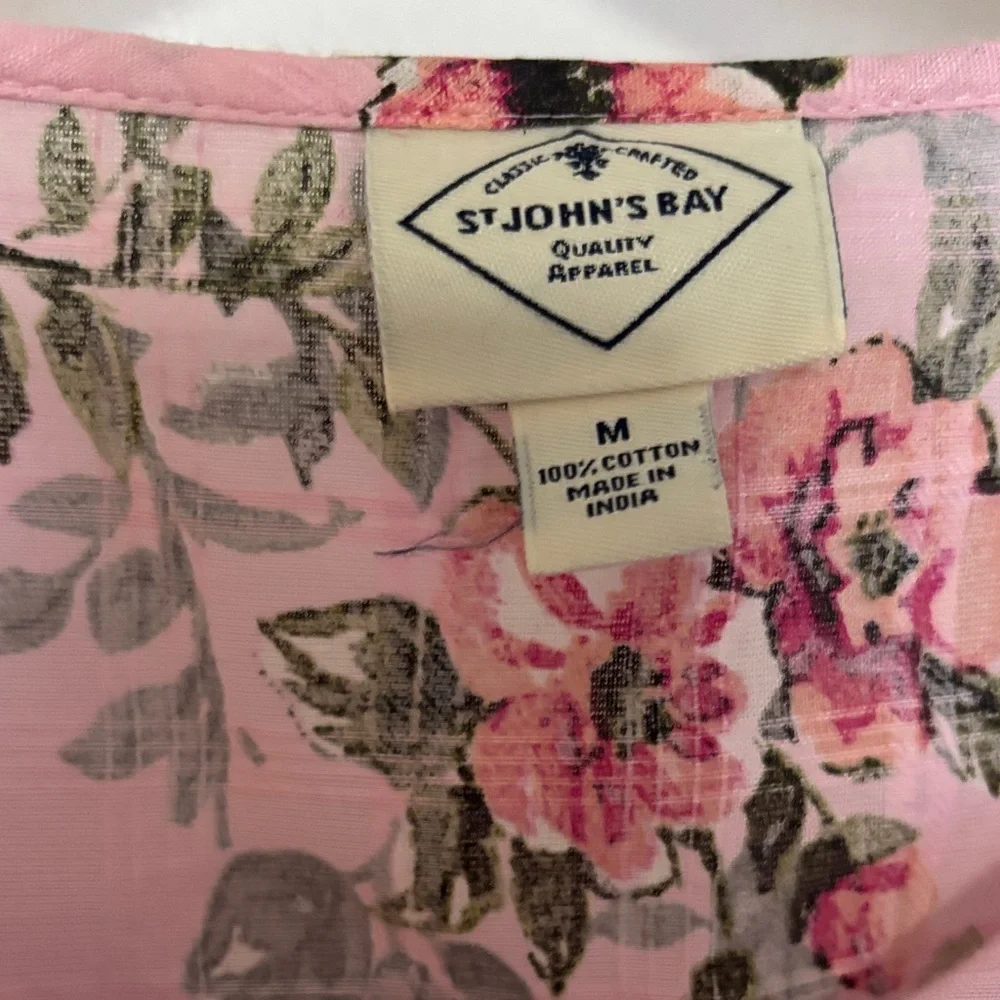 Chic Floral Lace-Trimmed Blouse in Pink - Picture 5 of 7